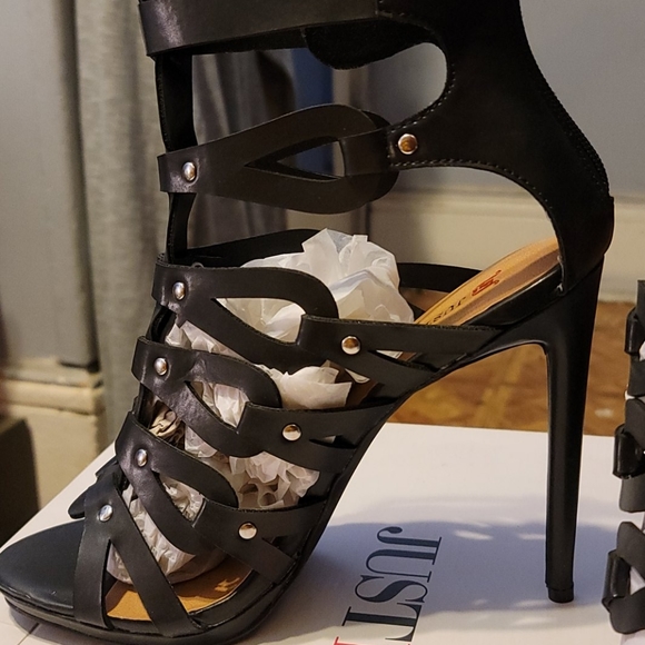 Shoes - Picture 2 of 3